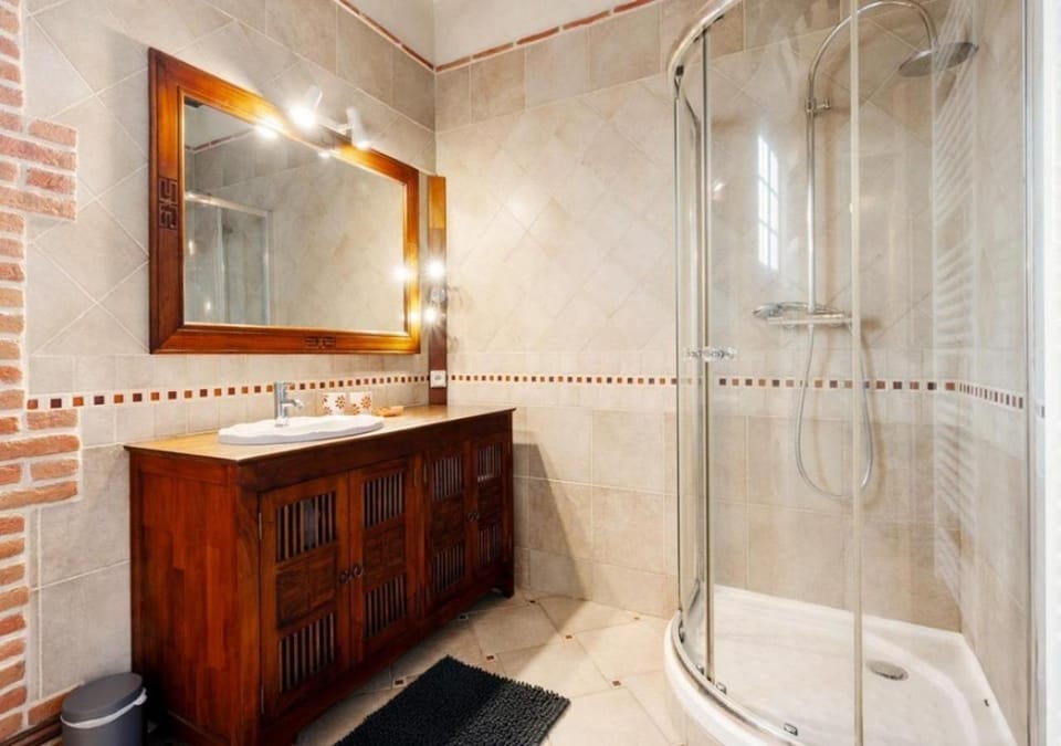 Shower, Bathroom