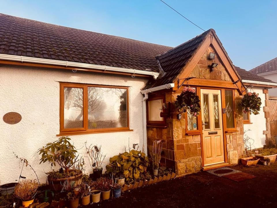 Premium 7 Bedroom house on Thingwall Road CH613UB Apartment in Wirral