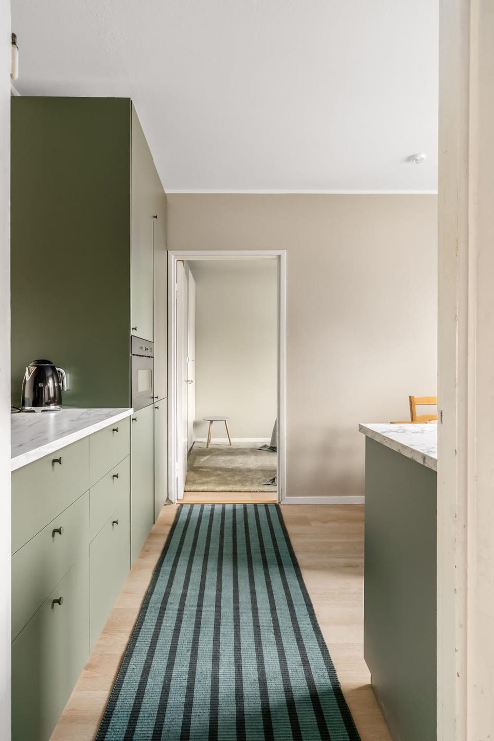 Arctic Bloom Retreat: 2BR w/ Parking Apartment in Rovaniemi