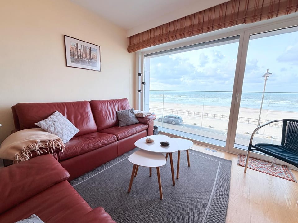 TV and multimedia, View (from property/room), Balcony/Terrace, Living room, Seating area, Dining area, Sea view