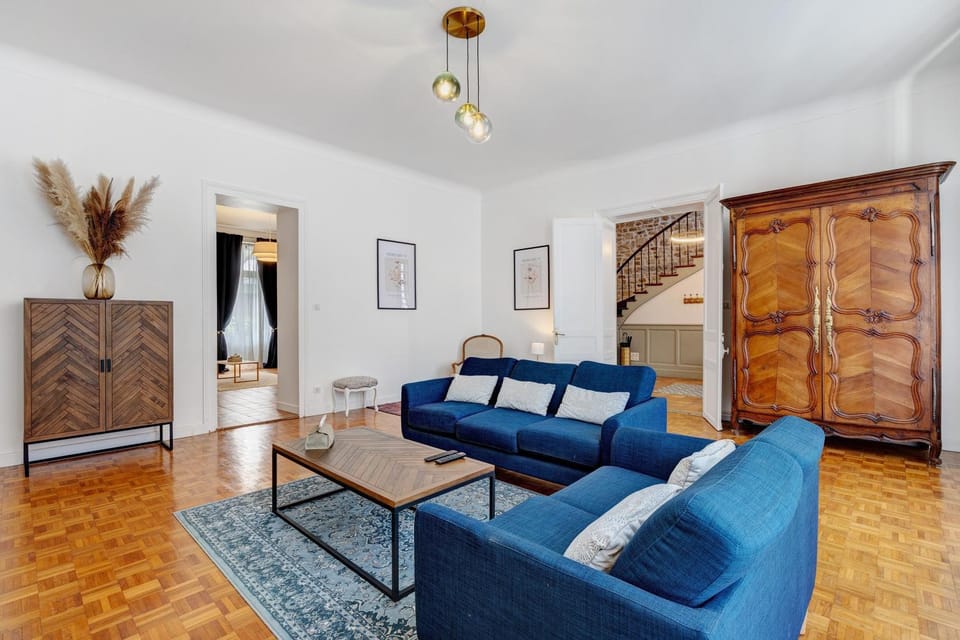 Property building, Living room