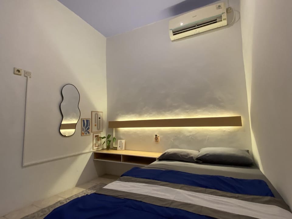 Bed, Photo of the whole room, Bedroom, air conditioner