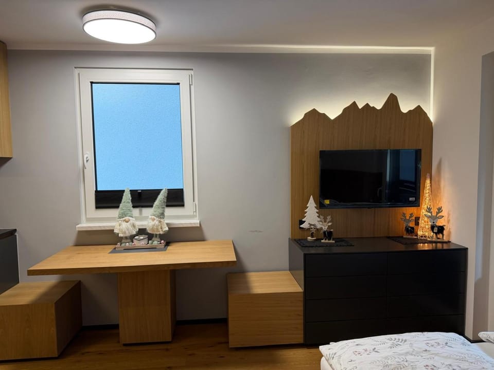 TV and multimedia, Dining area