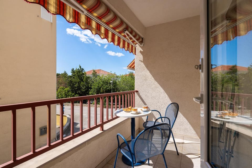 Adria Mare Apartments II Apartment in Makarska