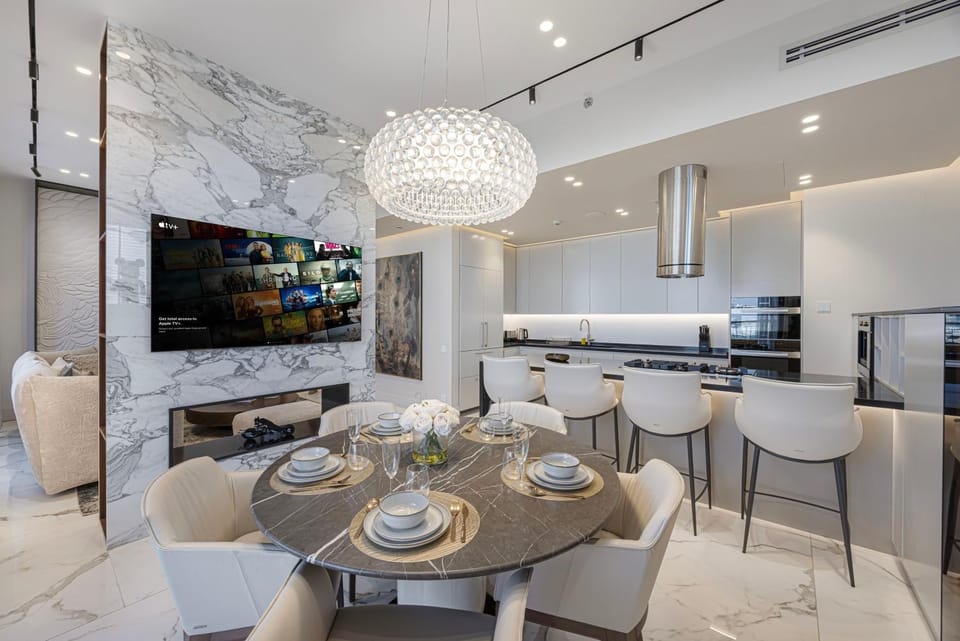 Kitchen or kitchenette, Food and drinks, Dining area, Food