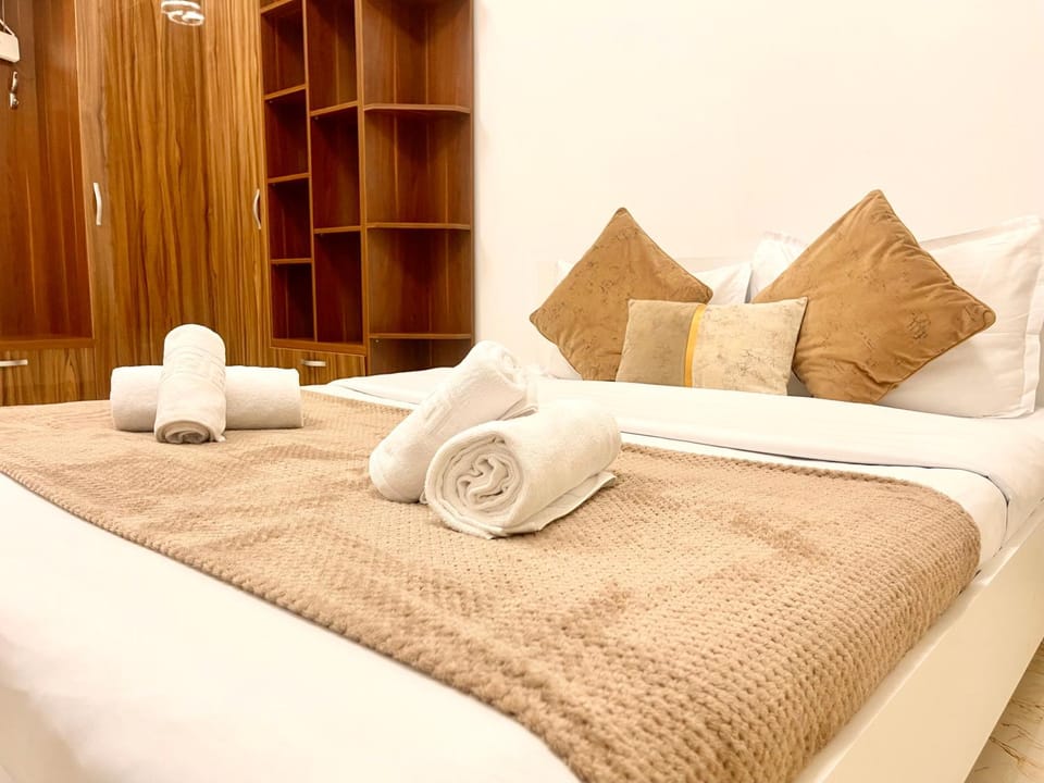 Bed, Photo of the whole room, Bedroom, towels, wardrobe
