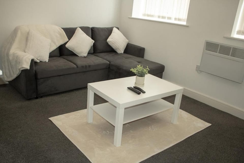 Massive 2BR Long Stays Superfast Wi-Fi , Free Parking & Netflix Ideal for Work & Relocation Apartment in Nottingham