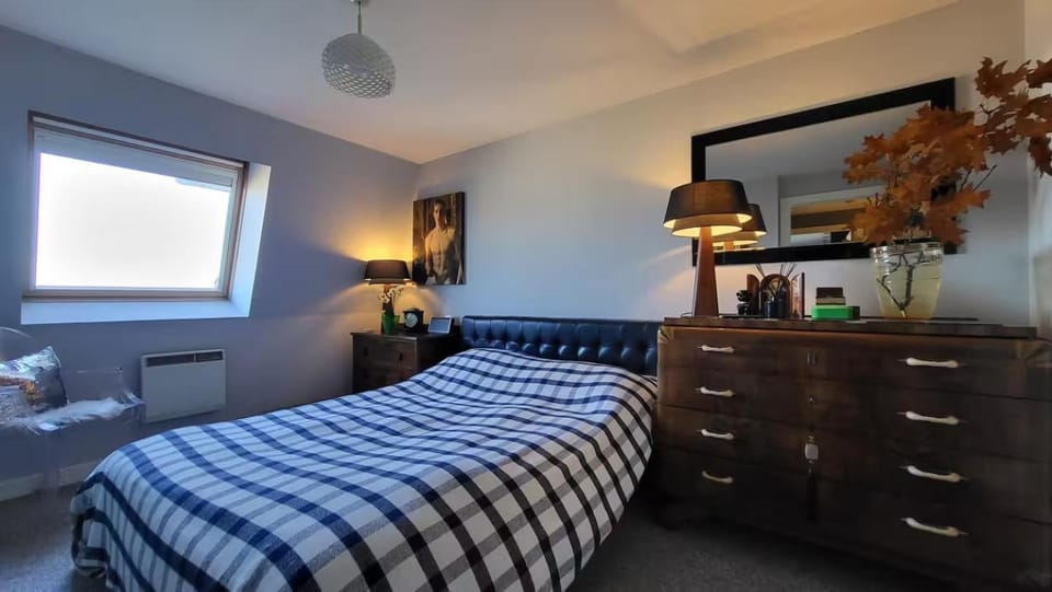 2 bedroom apartment Basingstoke close to train station with parking Apartment in Basingstoke