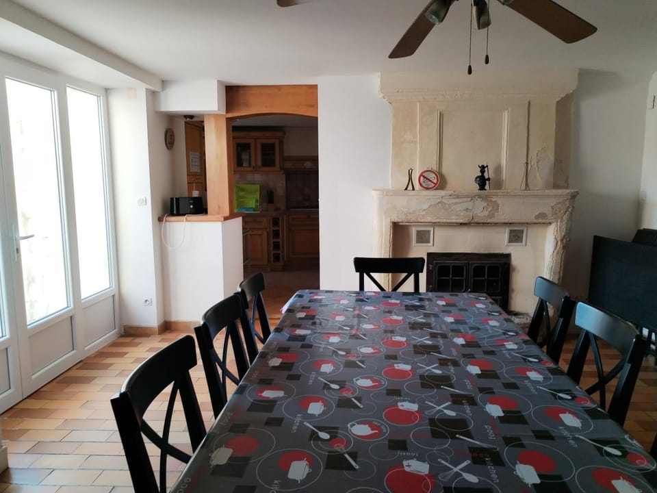 Les roses de Ginette House in Jonzac