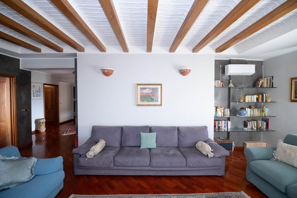 Garbatella Terrace Apartment in Rome