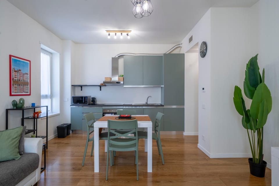 Kitchen or kitchenette, Dining area, stove