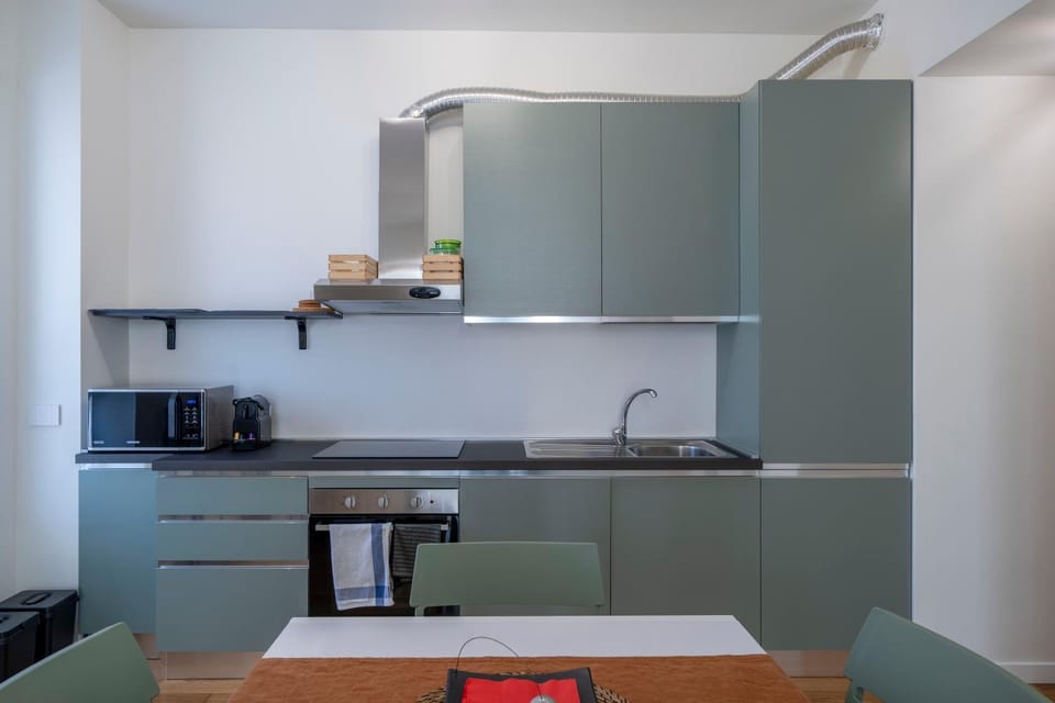 Kitchen or kitchenette, oven, stove