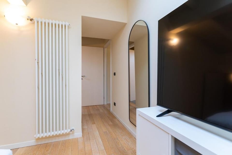BolognaCentro 9 People Loft Private Lift and Terrace Apartment in Bologna