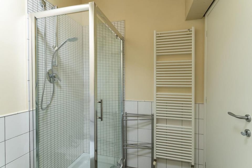 BolognaCentro 9 People Loft Private Lift and Terrace Apartment in Bologna