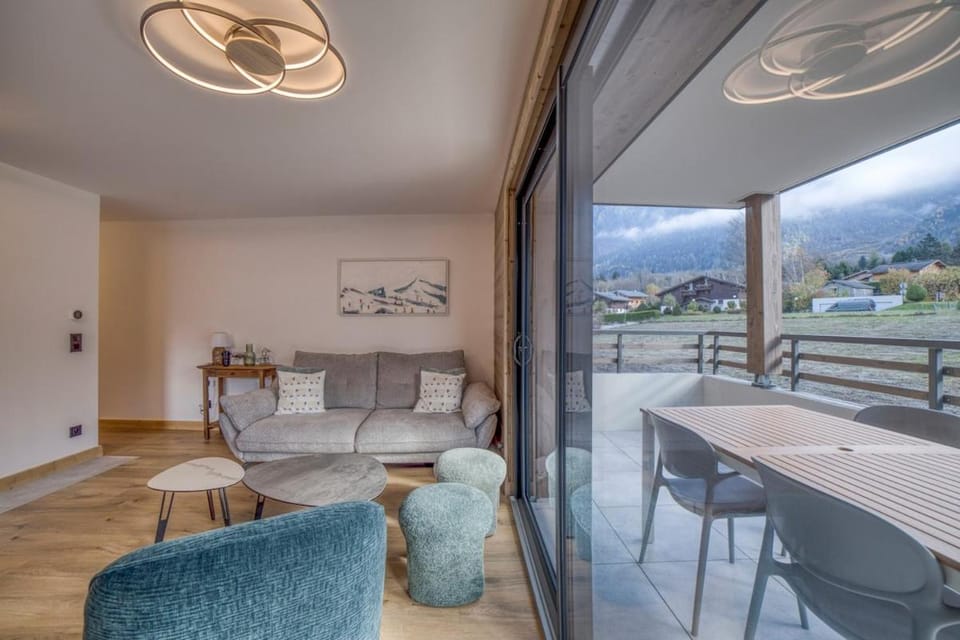 View (from property/room), Living room, Seating area