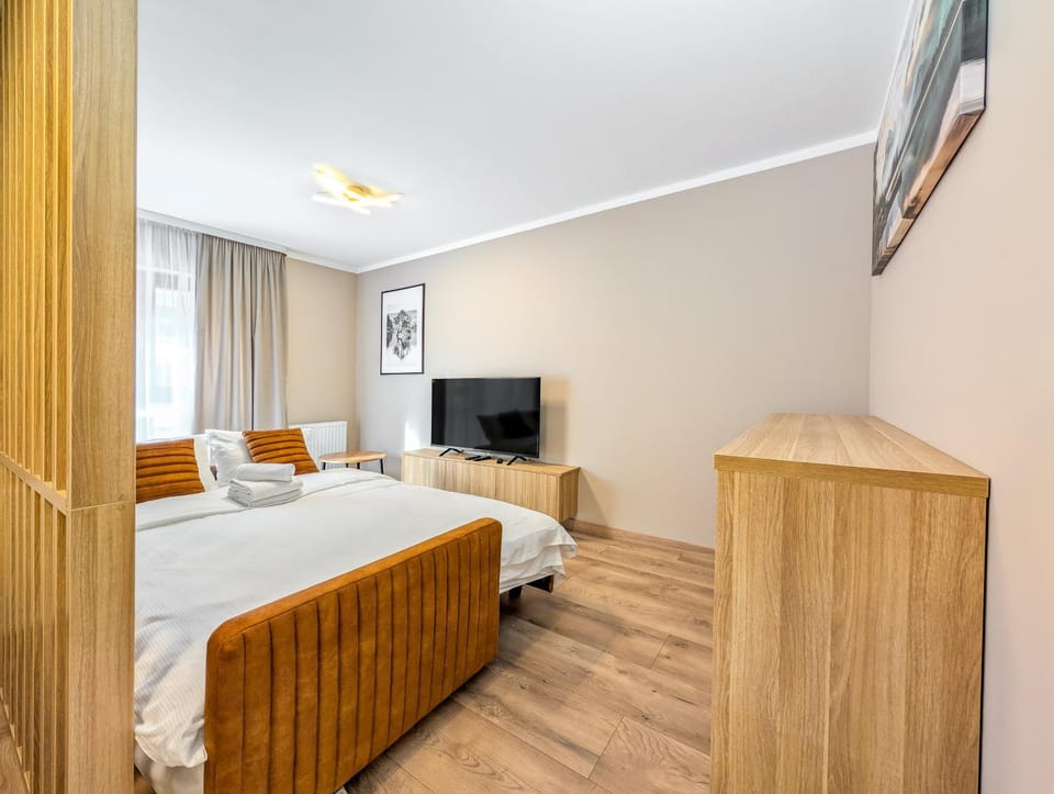 Communal lounge/ TV room, Bed, TV and multimedia, Photo of the whole room, Evening entertainment, Bedroom