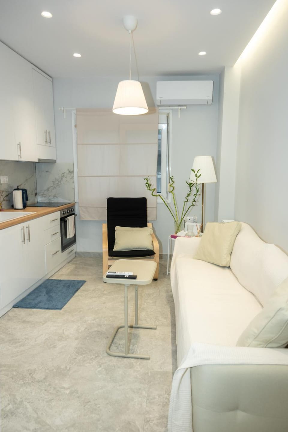 Kitchen or kitchenette, Living room, Seating area