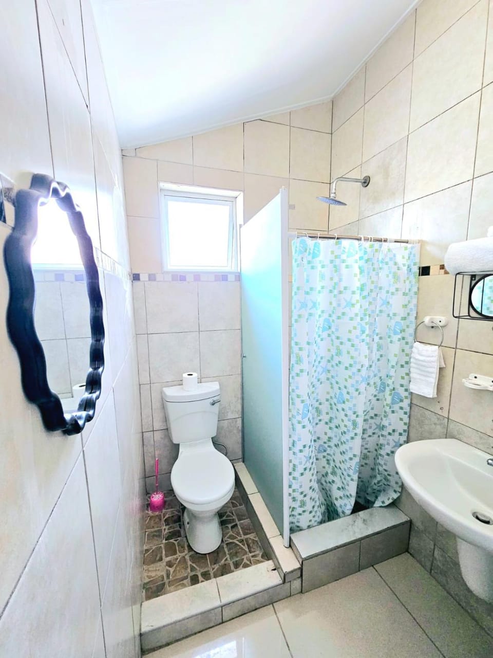Evernice Guest House Bed and Breakfast in Cape Town