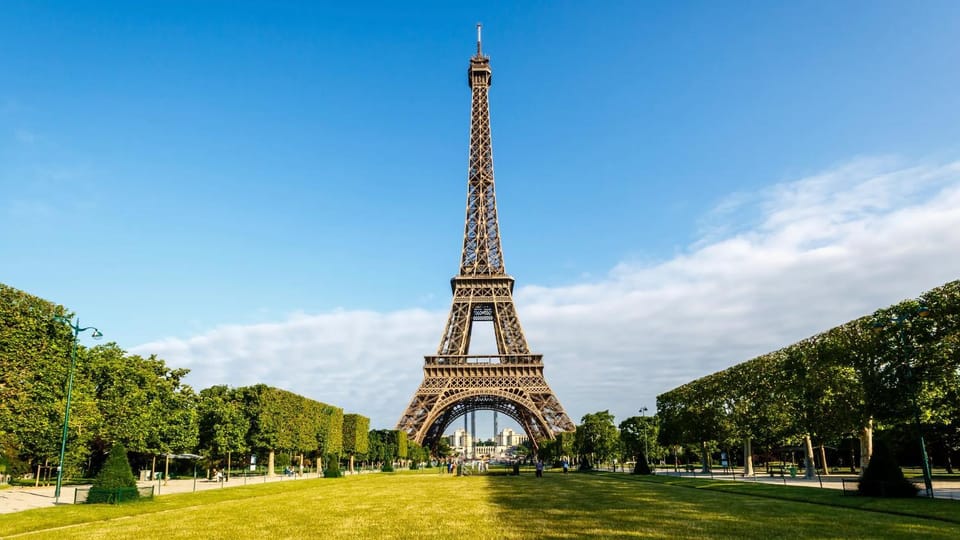 Paris Studio near Eiffel Tower - Metro 6, 8, 12 Apartment in Paris