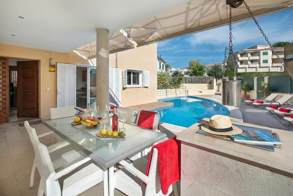 Property building, Balcony/Terrace, Swimming pool