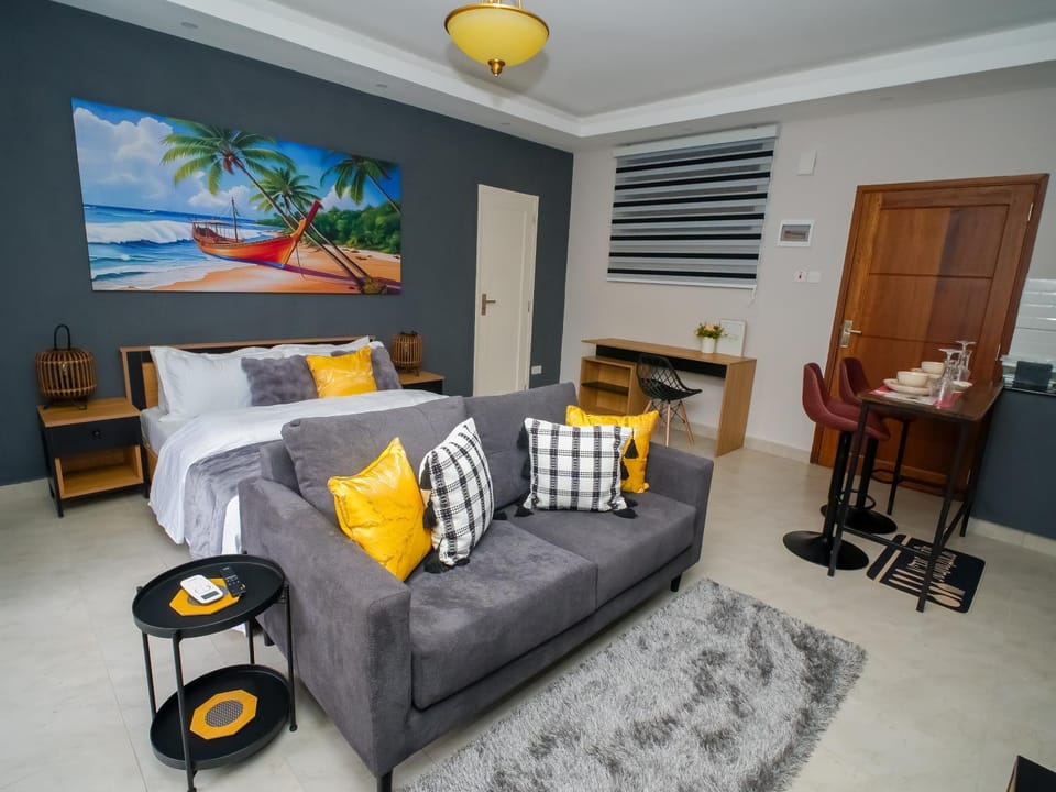 Bed, Seating area