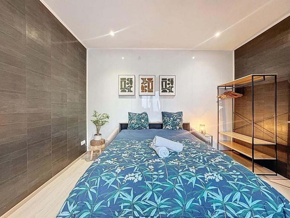 Bed, Bedroom, wardrobe