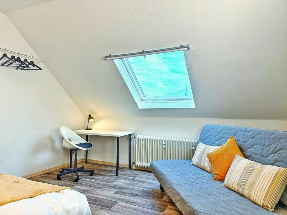 Photo of the whole room, Bedroom