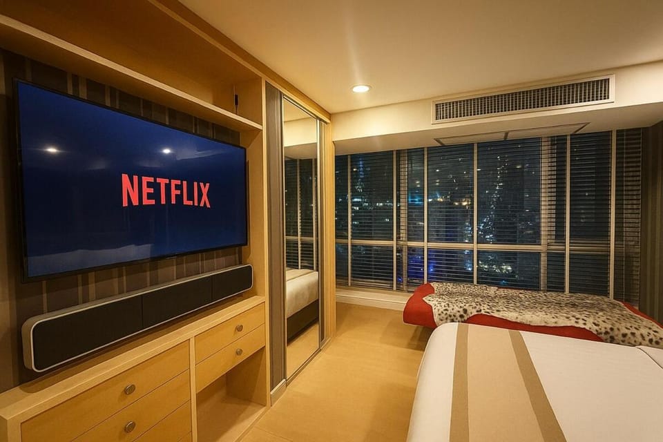 Modern Suite near BTS Nana Netflix Sky View Apartment in Bangkok