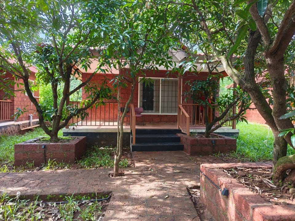 Desai's Mango Retreat Farm Stay in Maharashtra