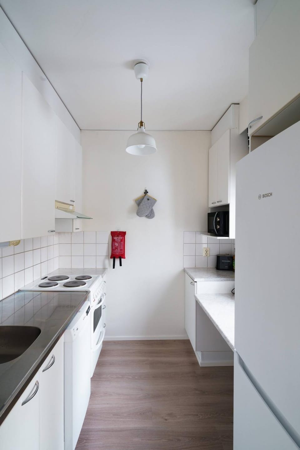 Coffee/tea facilities, Kitchen or kitchenette, dishwasher, microwave, oven, stove, kitchen