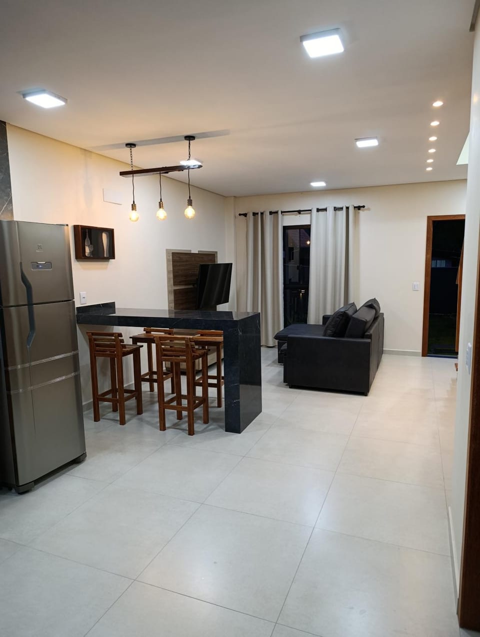 Kitchen or kitchenette, Living room, Seating area, Dining area