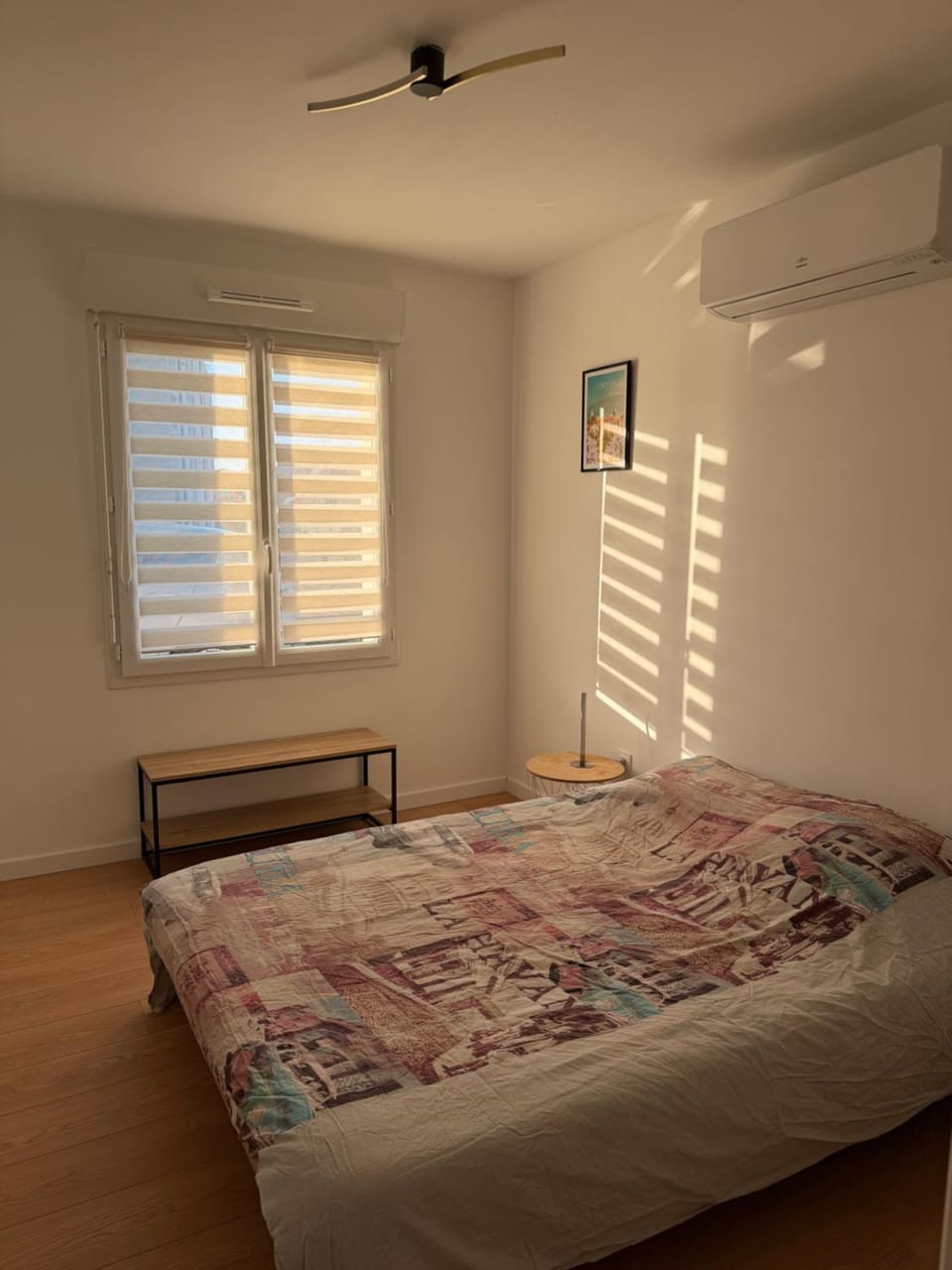 Bed, Photo of the whole room, air conditioner