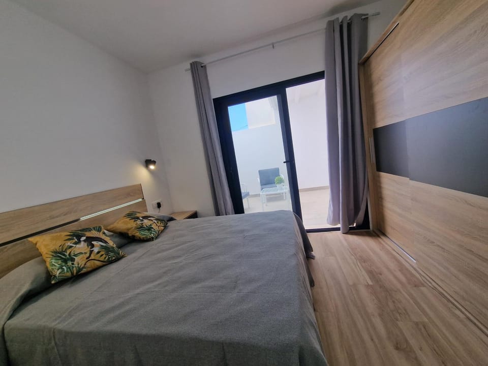 Bedroom, wardrobe