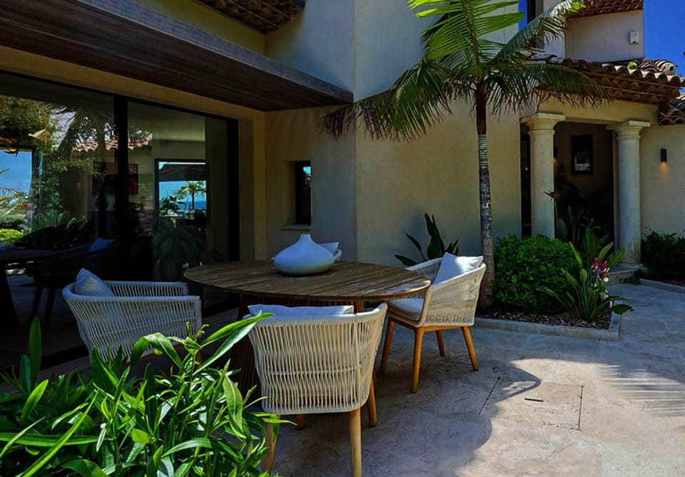 Property building, Day, Garden, Seating area, Garden view