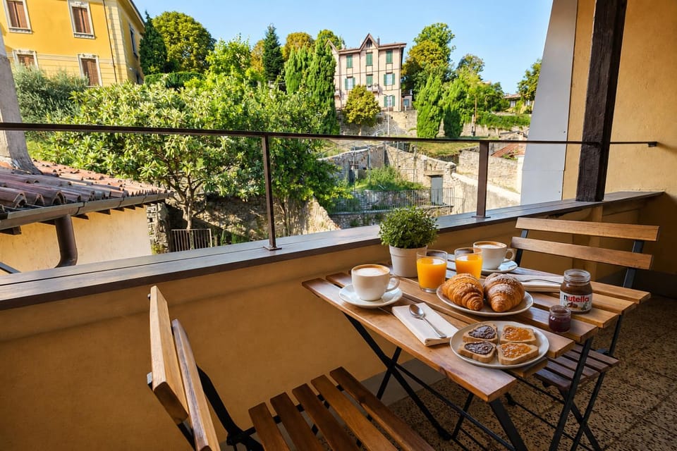 Spring, Natural landscape, Bird's eye view, Summer, View (from property/room), Balcony/Terrace, Dining area, Garden view, Breakfast, Inner courtyard view, furniture