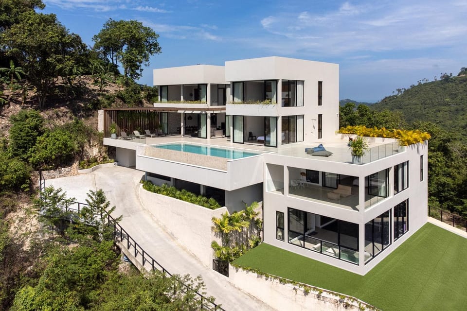 Property building, Spring, Day, Natural landscape, Garden, Garden view, Mountain view, Pool view, Swimming pool