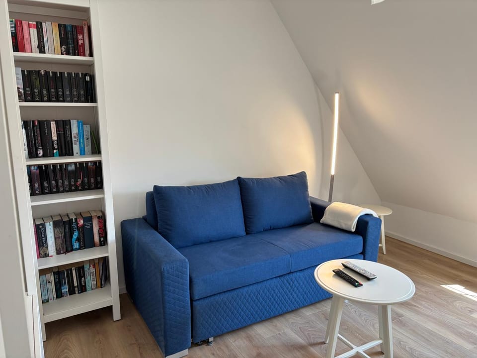 Ruhiges und citynahes Dachgeschoss-Nest Apartment in Dusseldorf