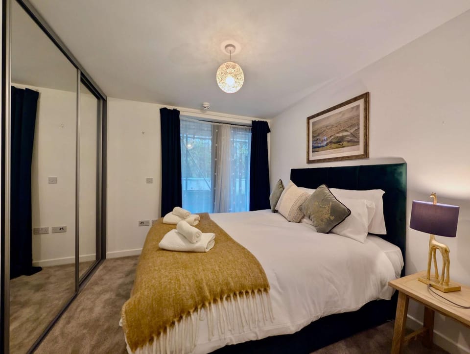 Bed, Photo of the whole room, Bedroom, wardrobe