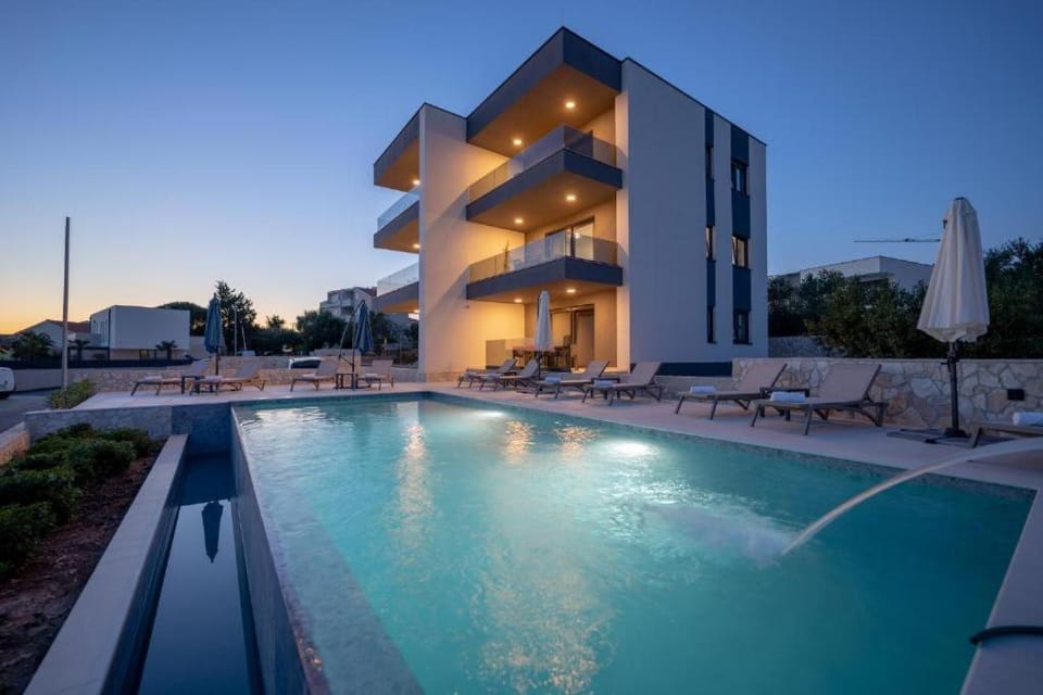 Property building, Pool view, Swimming pool, sunbed
