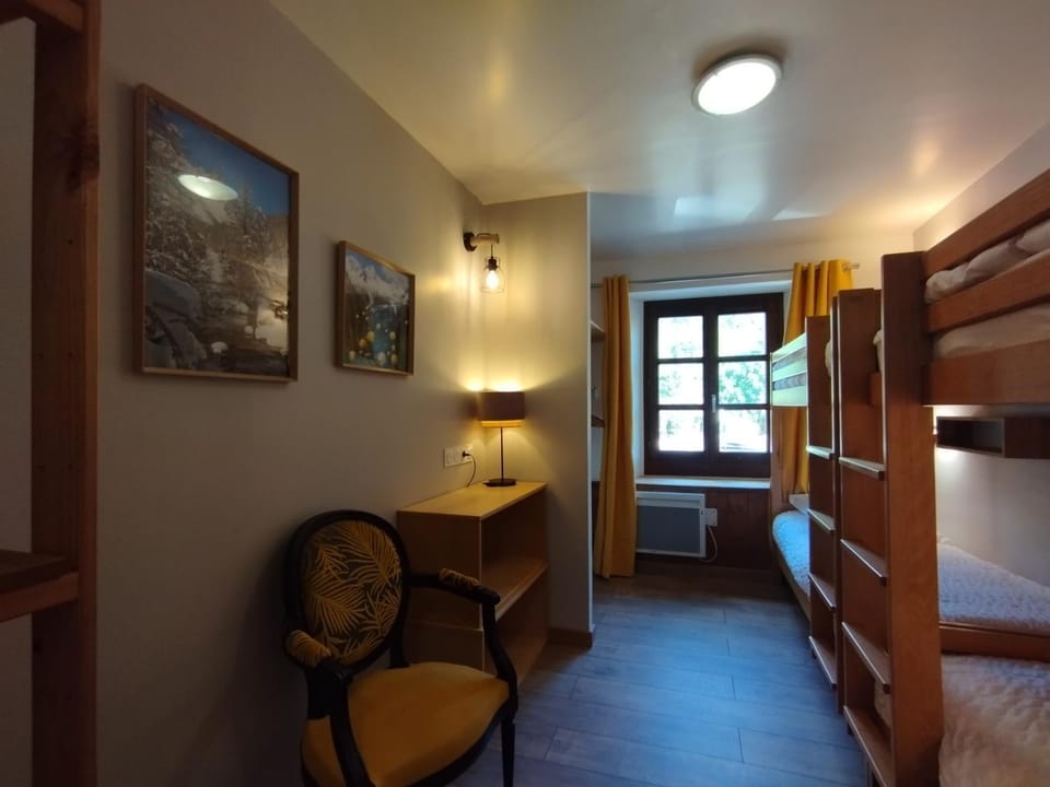 Photo of the whole room, bunk bed
