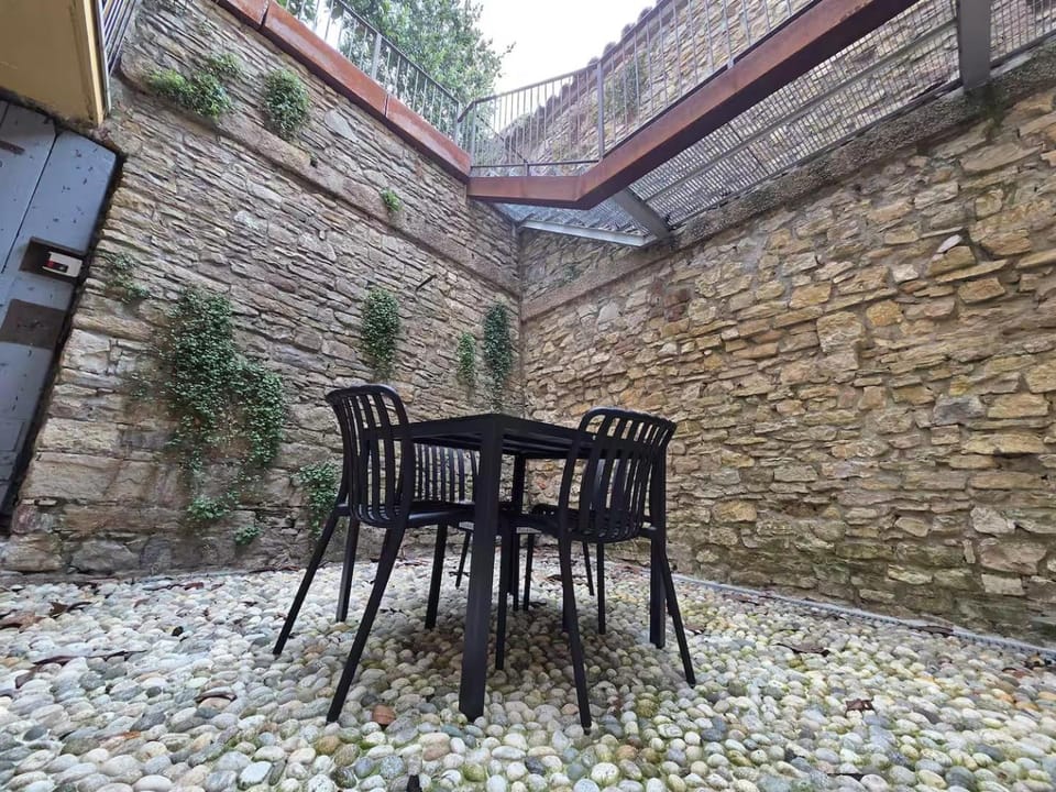 Patio, Garden, Meals