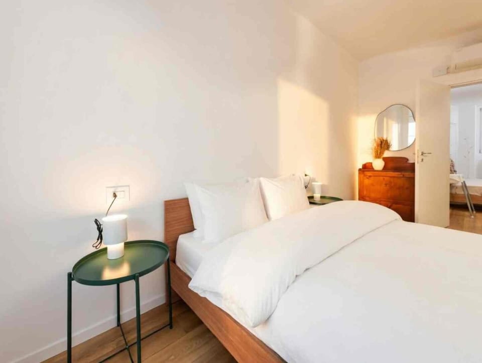 Bed, Bedroom, locker, air conditioner