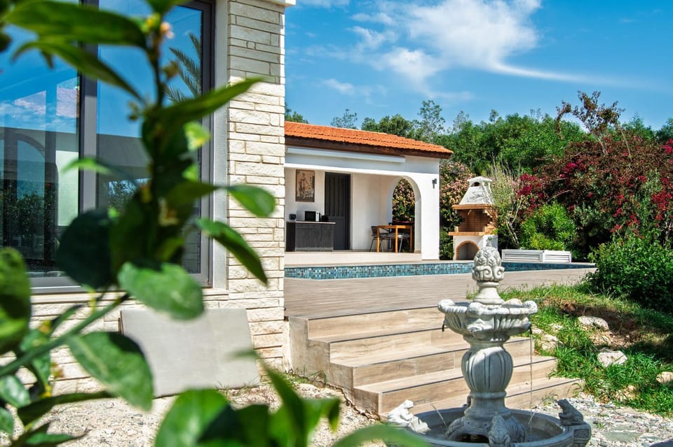 Villa Leda - The Guest Wing Vacation rental in Paphos
