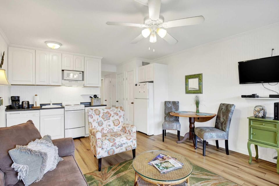 Savannah Beach & Racquet Club 323A House in Tybee Island