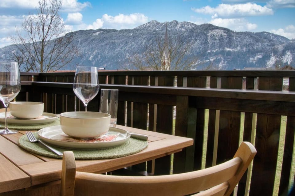 Balcony/Terrace, Balcony/Terrace, Mountain view