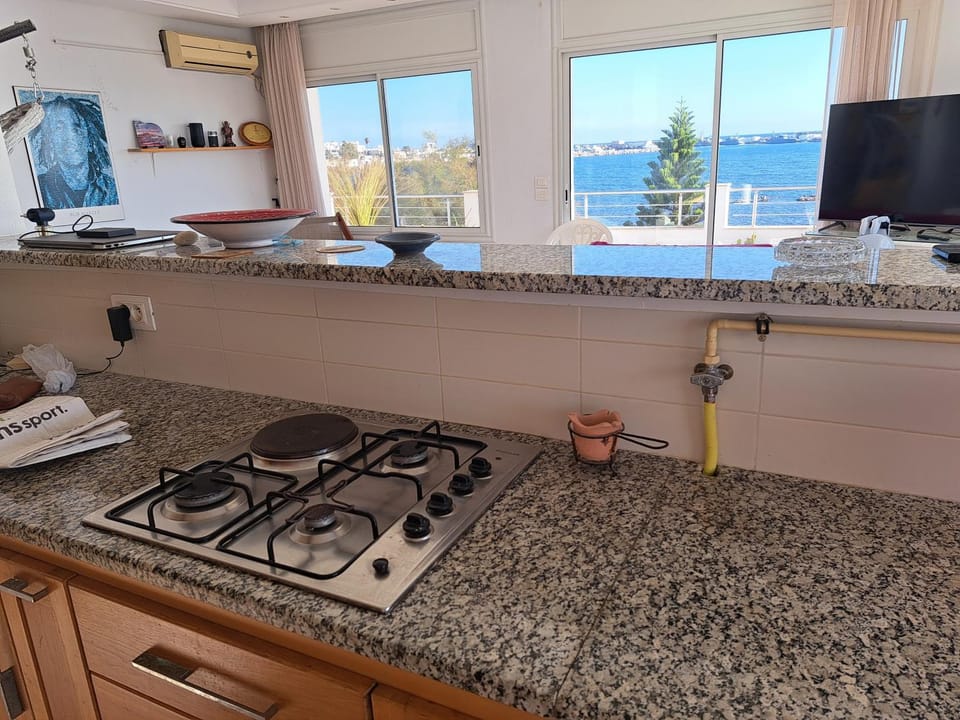 Natural landscape, Kitchen or kitchenette, stove