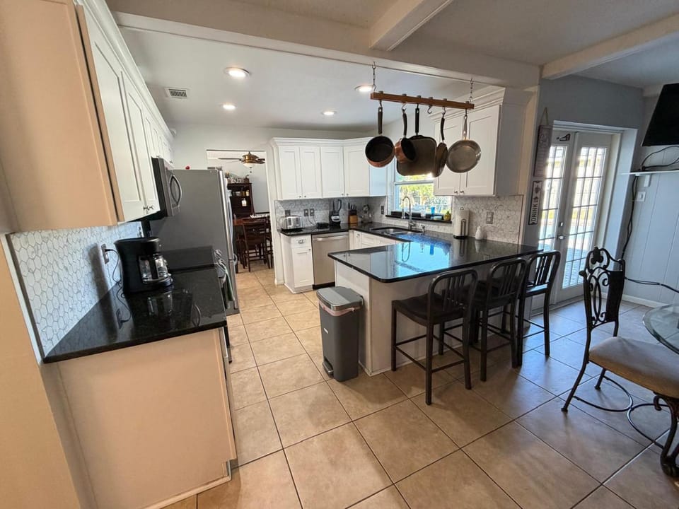 Perfecto Mundo 1, Orlando Area 5BR-2BA Outdoor Pool, Ping Pong, Billiard House in Altamonte Springs