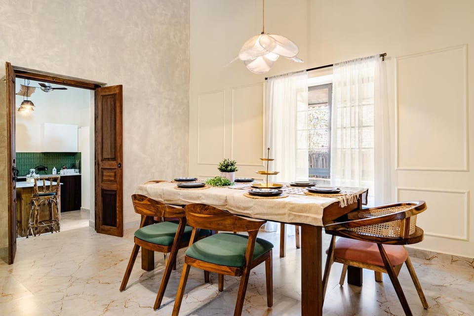 Seating area, Dining area