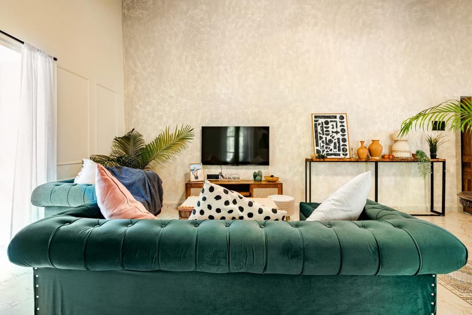 Communal lounge/ TV room, TV and multimedia, Living room, Seating area, Evening entertainment
