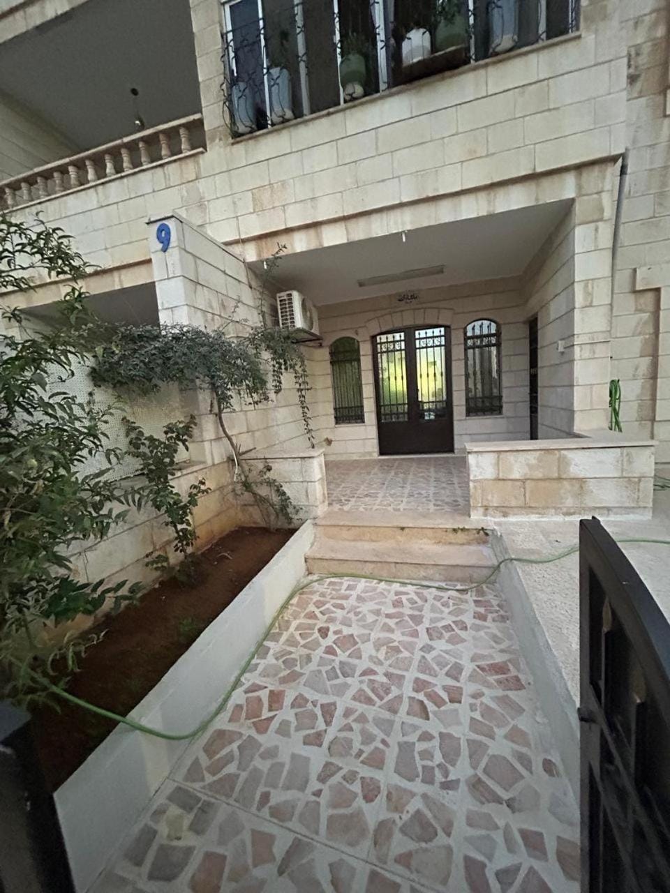 Property building, Facade/entrance, Day